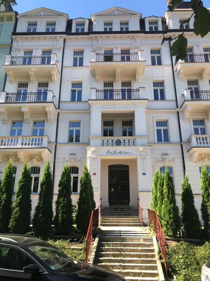 Rezidence Beethoven Appartement Karlsbad Buitenkant foto